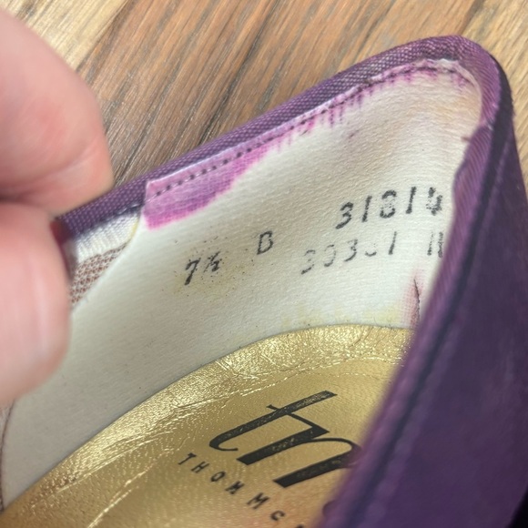 Thom McAn Pump Heels Purple Pointed Toe Slip On 7.5B - Picture 3 of 5